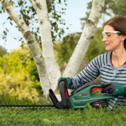 Bosch Power For All 18V 550mm UniversalHedgeCut 18-55 Cordless Hedge Trimmer 9 Bosch Power For All 18V 550mm UniversalHedgeCut 18-55 Cordless Hedge Trimmer -Garden Care Shop bosch power for all 18v 550mm universalhedgecut 18 55 cordless hedge trimmer4059952558776 04i bq