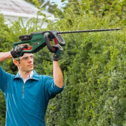 Bosch Power For All 18V 550mm UniversalHedgeCut 18-55 Cordless Hedge Trimmer 11 Bosch Power For All 18V 550mm UniversalHedgeCut 18-55 Cordless Hedge Trimmer -Garden Care Shop bosch power for all 18v 550mm universalhedgecut 18 55 cordless hedge trimmer4059952558776 06i bq