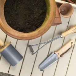 Burgon & Ball Container Weeding Knife -Garden Care Shop burgon ball container weeding knife5019360014874 01i bq