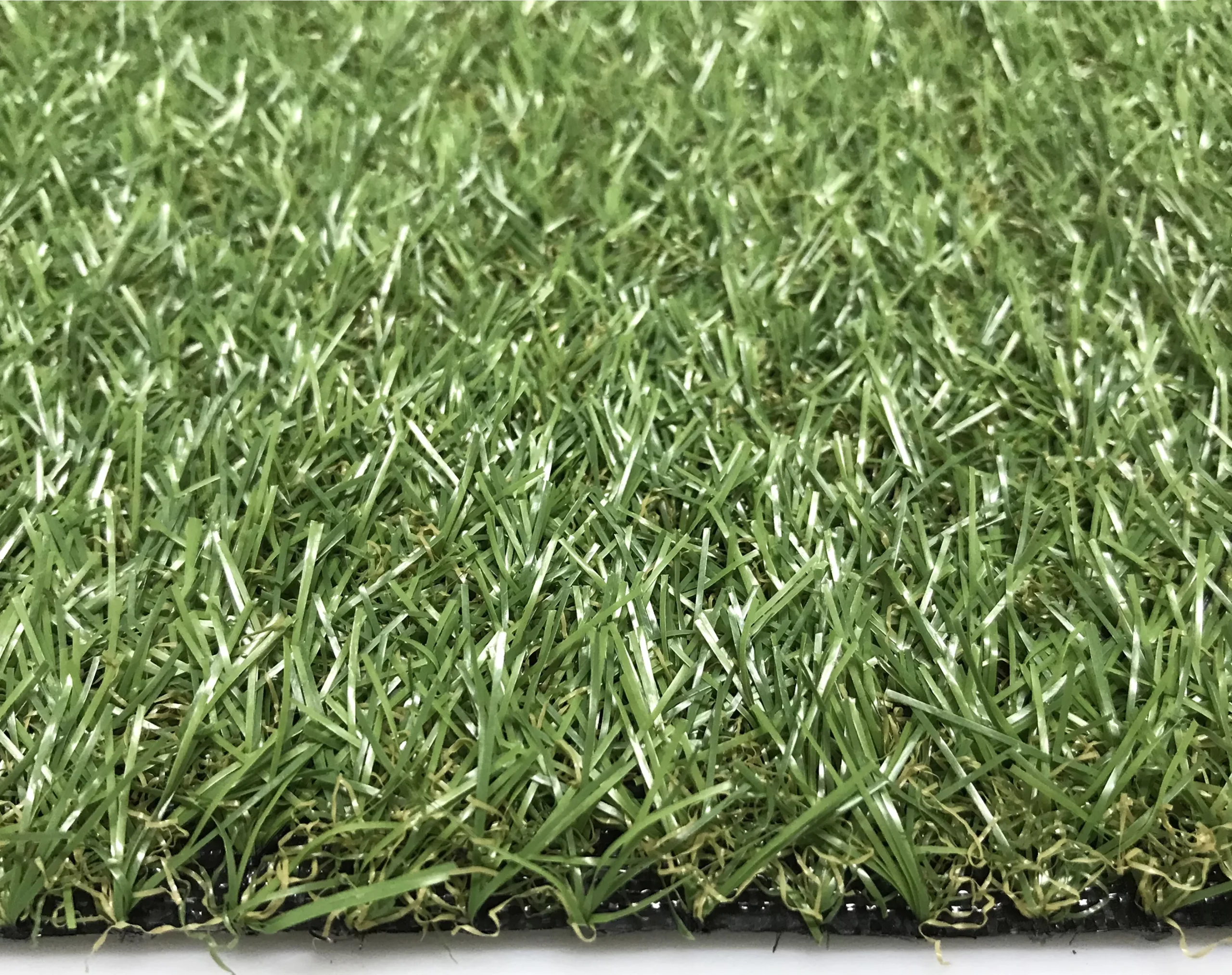 Dennis Medium Density Artificial Grass (L)4m (W)1m (T)22mm 7 Dennis Medium Density Artificial Grass (L)4m (W)1m (T)22mm - Image 7