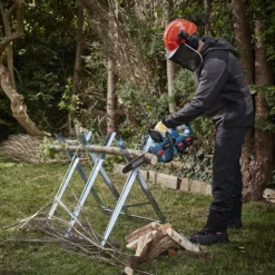 Erbauer ECSG18-Li 18V Cordless 300mm Chainsaw -Garden Care Shop erbauer ecsg18 li 18v cordless 300mm chainsaw5059340463117 01i