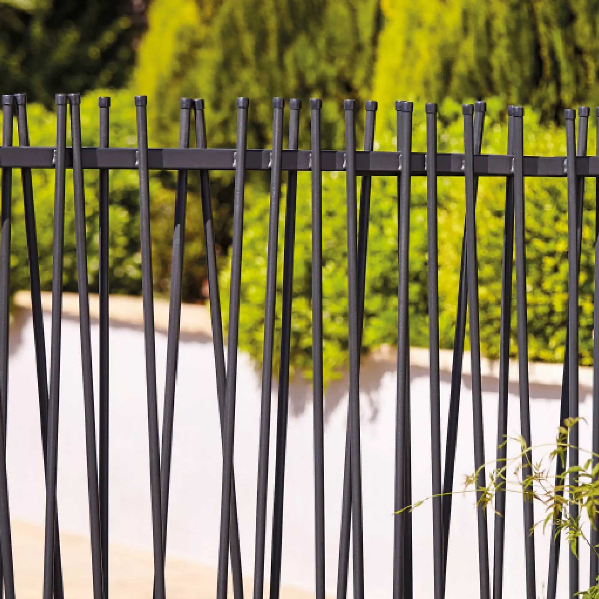 GoodHome Neva Tube Fencing, (L)1.8m (H)0.9m 2 GoodHome Neva Tube Fencing, (L)1.8m (H)0.9m - Image 2