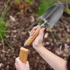 Kent & Stowe Hand Trowels Natural Trowel (H) 320mm X (W) 86mm -Garden Care Shop kent stowe hand trowels natural trowel h 320mm x w 86mm5024160000033 02i bq