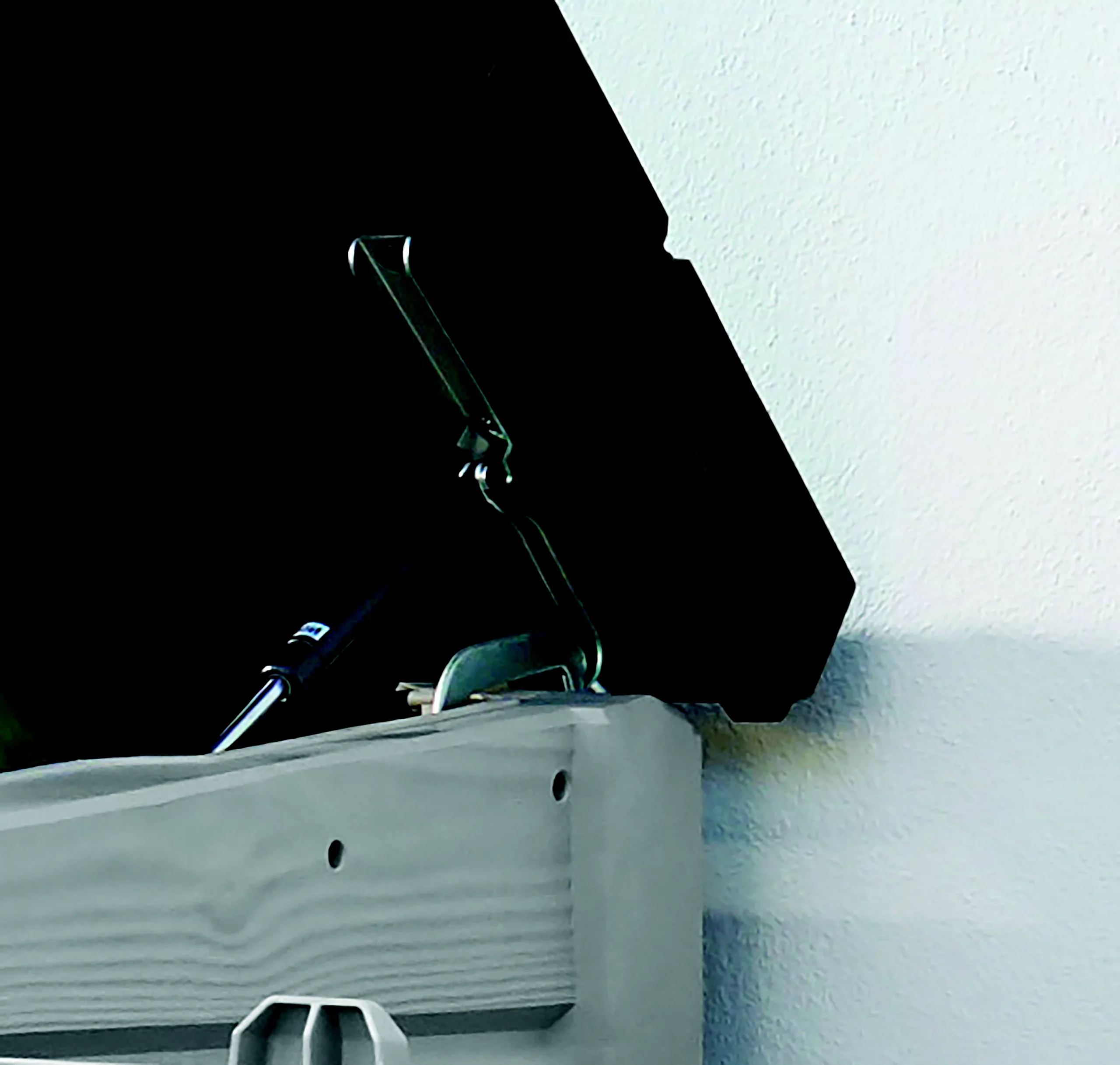 Keter Store It Out Max Wood Effect Garden Storage 1200L 6 Keter Store It Out Max Wood Effect Garden Storage 1200L - Image 6