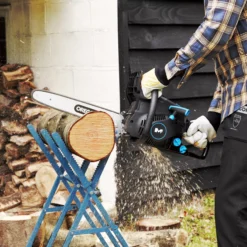 Mac Allister MCSWP40-2 400mm Petrol Chainsaw -Garden Care Shop mac allister mcswp40 2 400mm petrol chainsaw5059340255873 02i