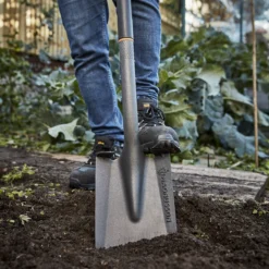 Magnusson Square Digging Spade -Garden Care Shop magnusson square digging spade5059340086668 02i