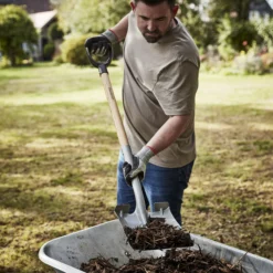 Magnusson Wooden Square D Handle Shovel -Garden Care Shop magnusson wooden square d handle shovel5059340086583 01i