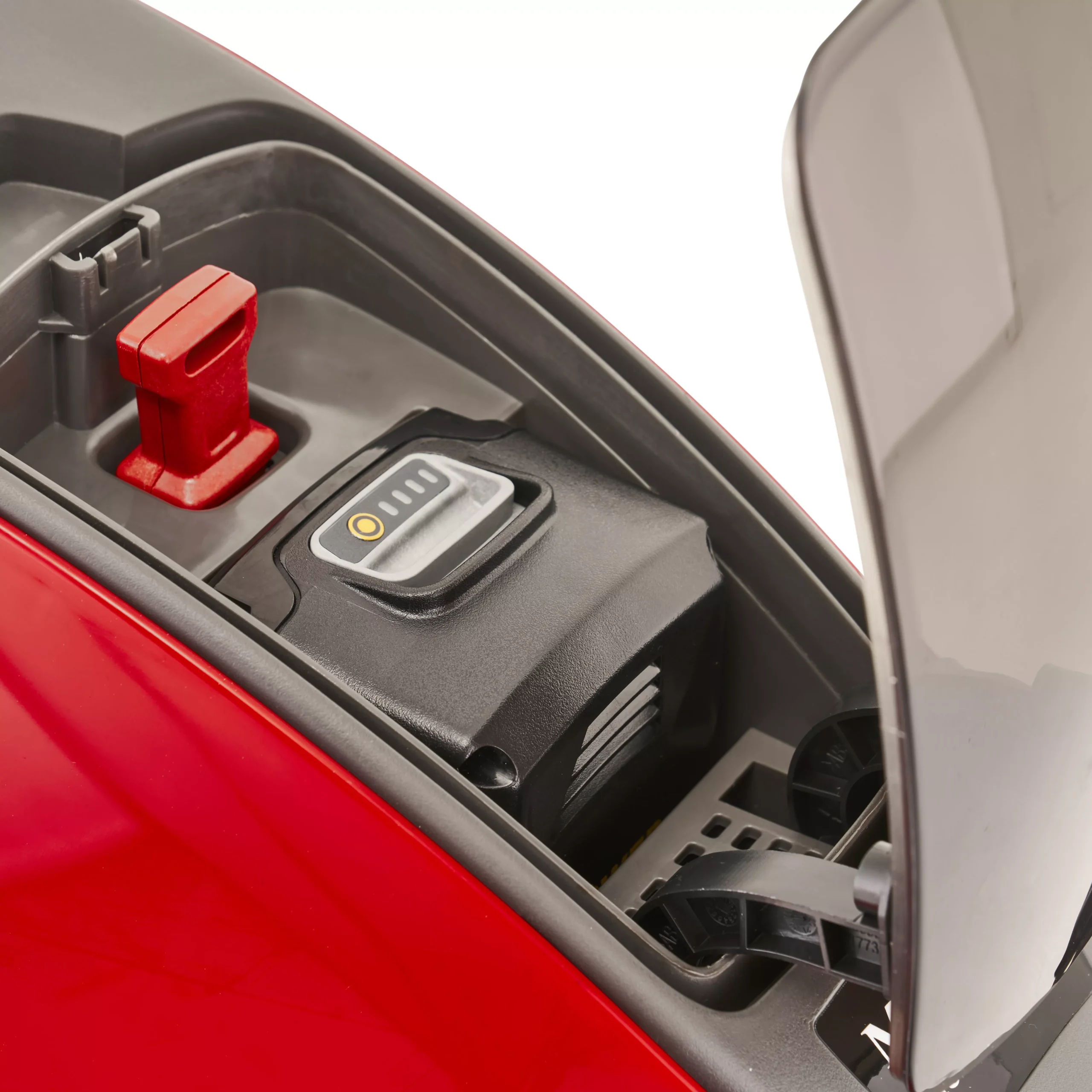 Mountfield Freedom100 30 Li Kit Cordless 20V Rotary Lawnmower 6 Mountfield Freedom100 30 Li Kit Cordless 20V Rotary Lawnmower - Image 6