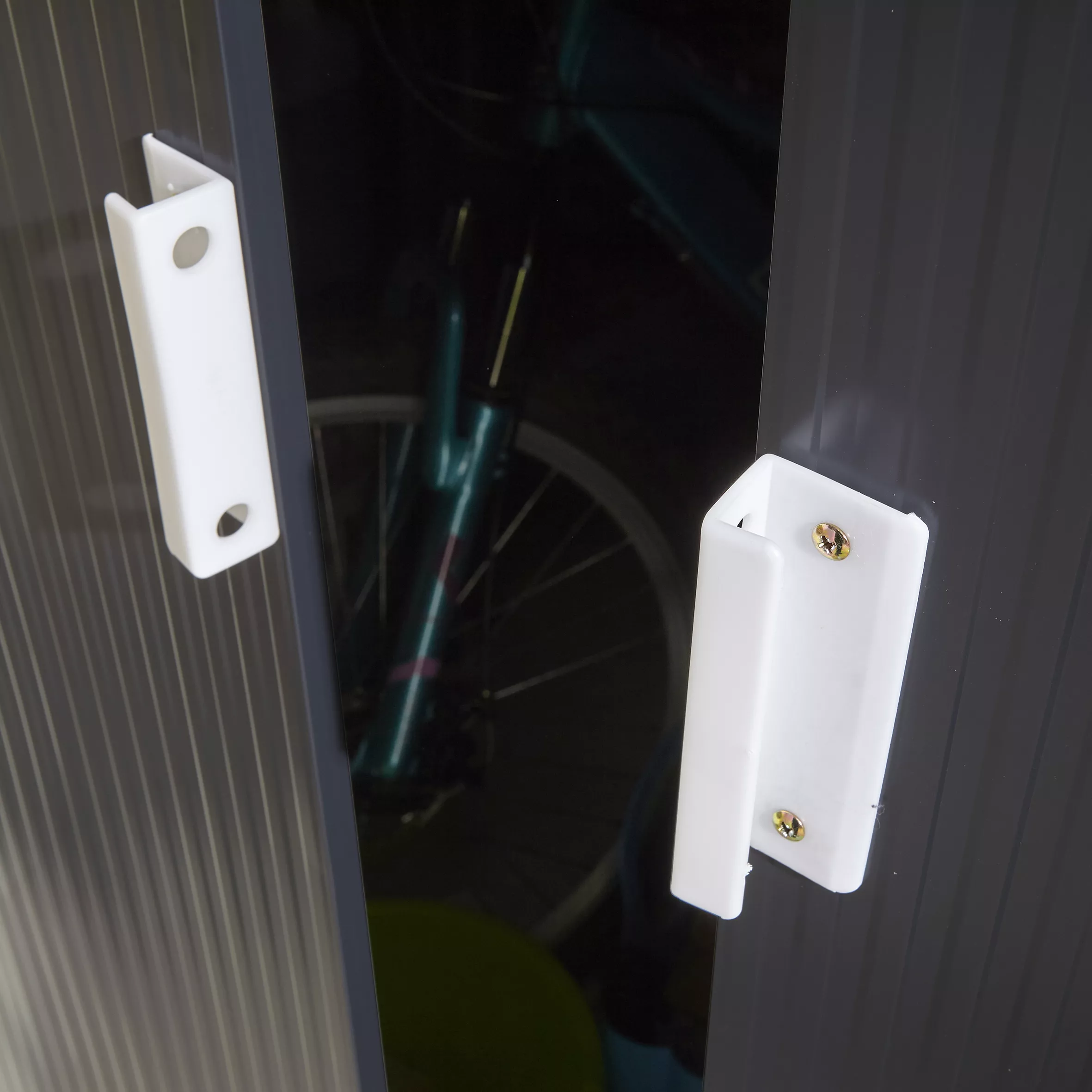 Rowlinson Trentvale 8x6 Apex Dark Grey Metal Shed 7 Rowlinson Trentvale 8x6 Apex Dark Grey Metal Shed - Image 7