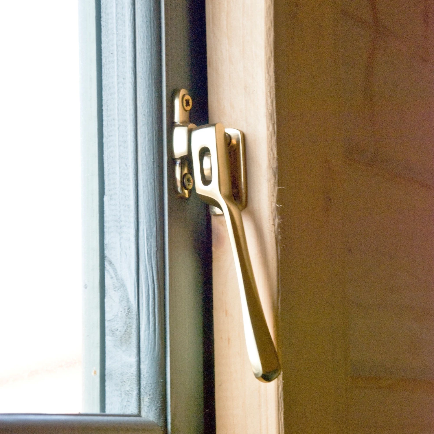 Shire 13x12 Bradenham Wooden Garage - Assembly Service Included 4 Shire 13x12 Bradenham Wooden Garage - Assembly Service Included - Image 4